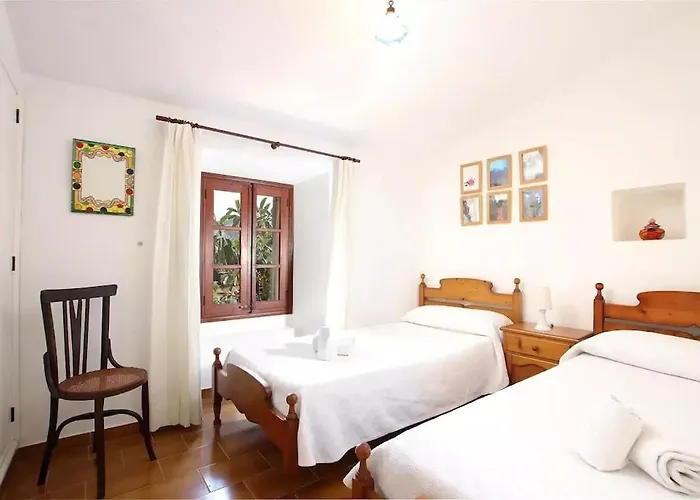 Lovely Mallorquin In By Renthousing