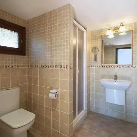 Lovely Mallorquin In By Renthousing * פוינסה